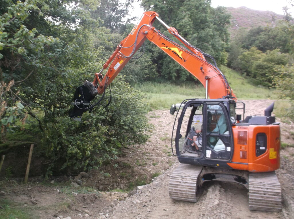 HITACHI ZX 135 TREE SHEARS 