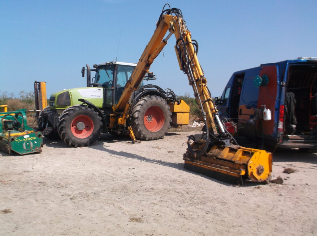 Tractor side mount height limiter