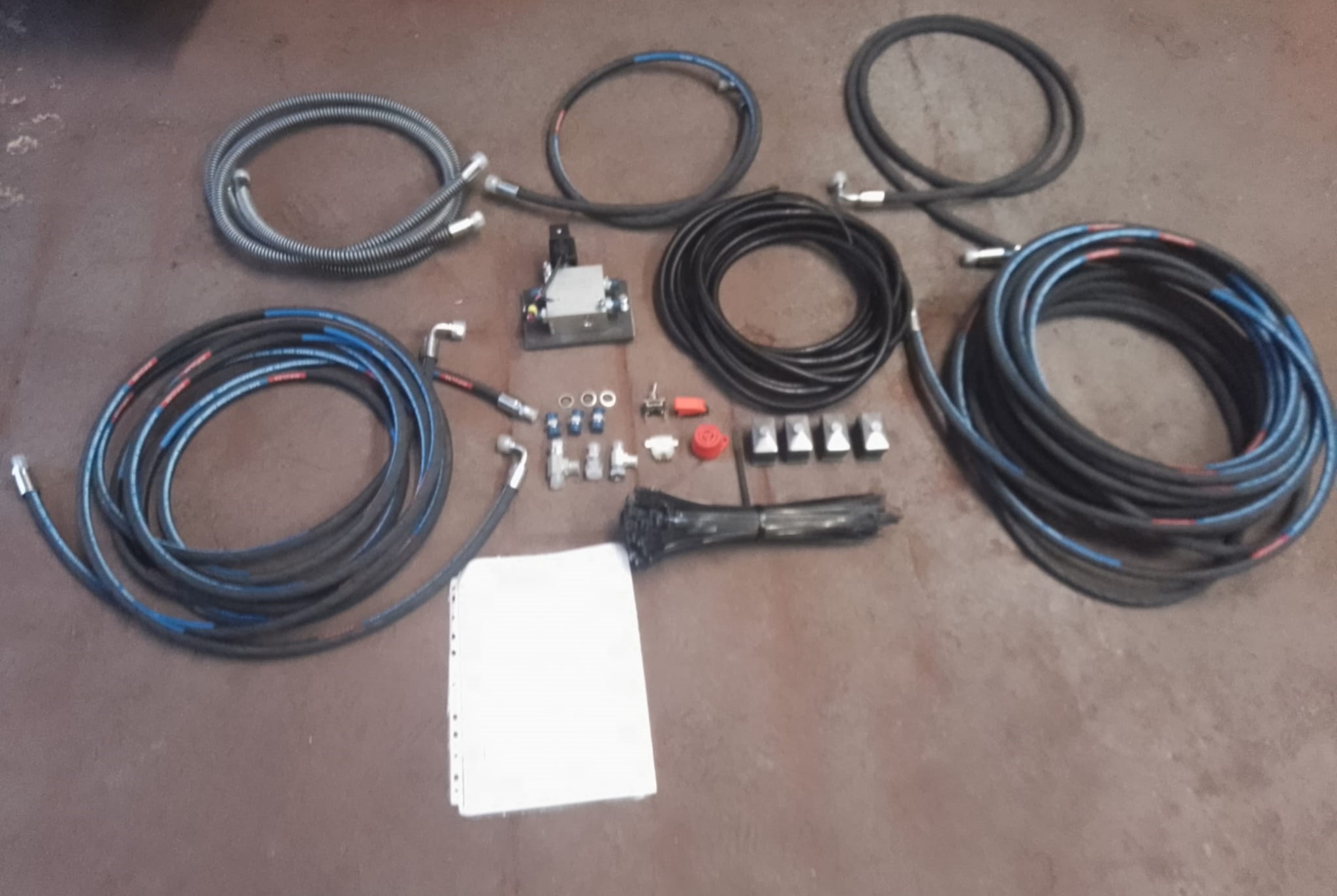 Hydraulic Quick Hitch Circuits for Excavators